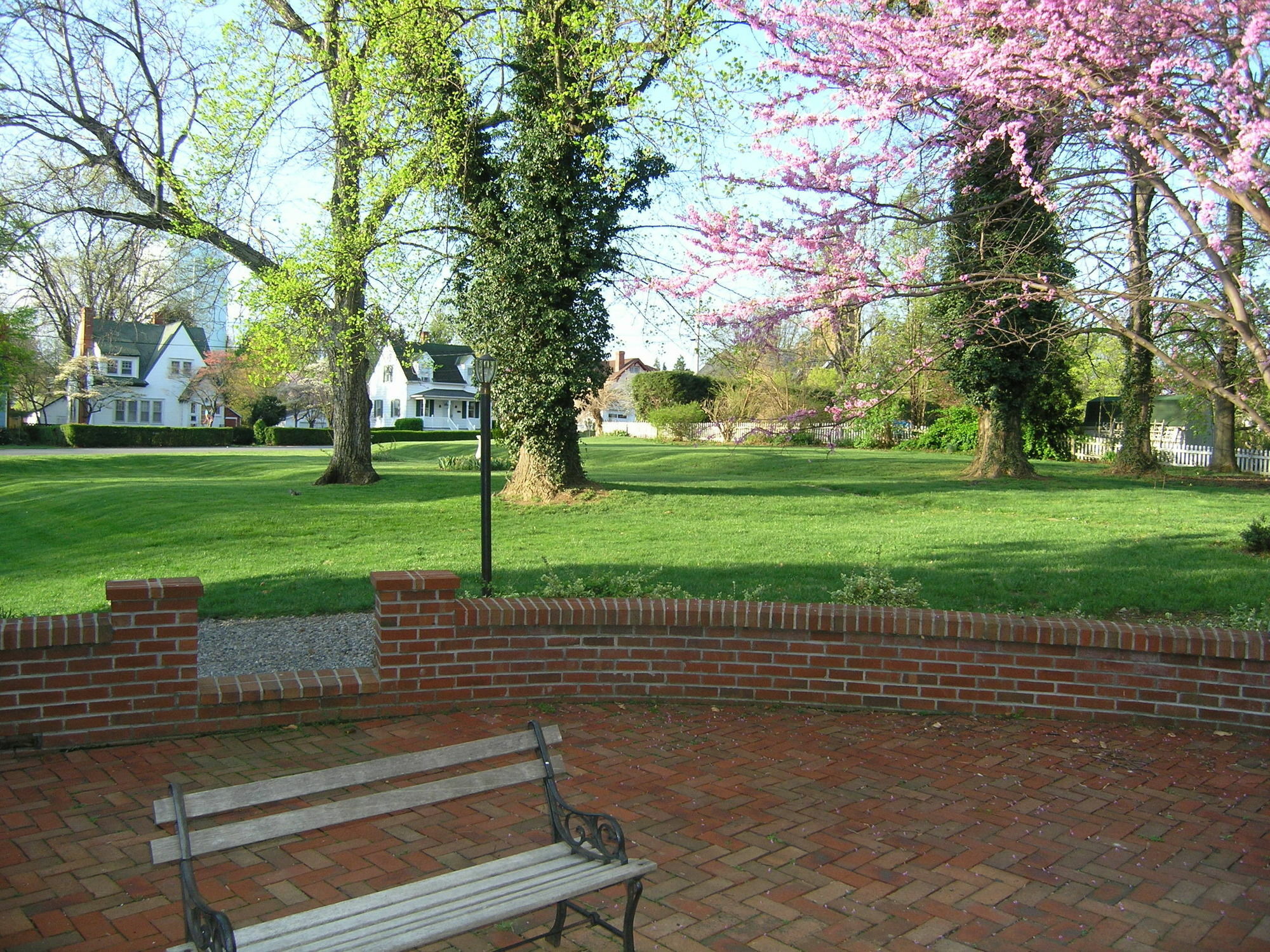 The Carriage Inn Bed And Breakfast Charles Town Bagian luar foto