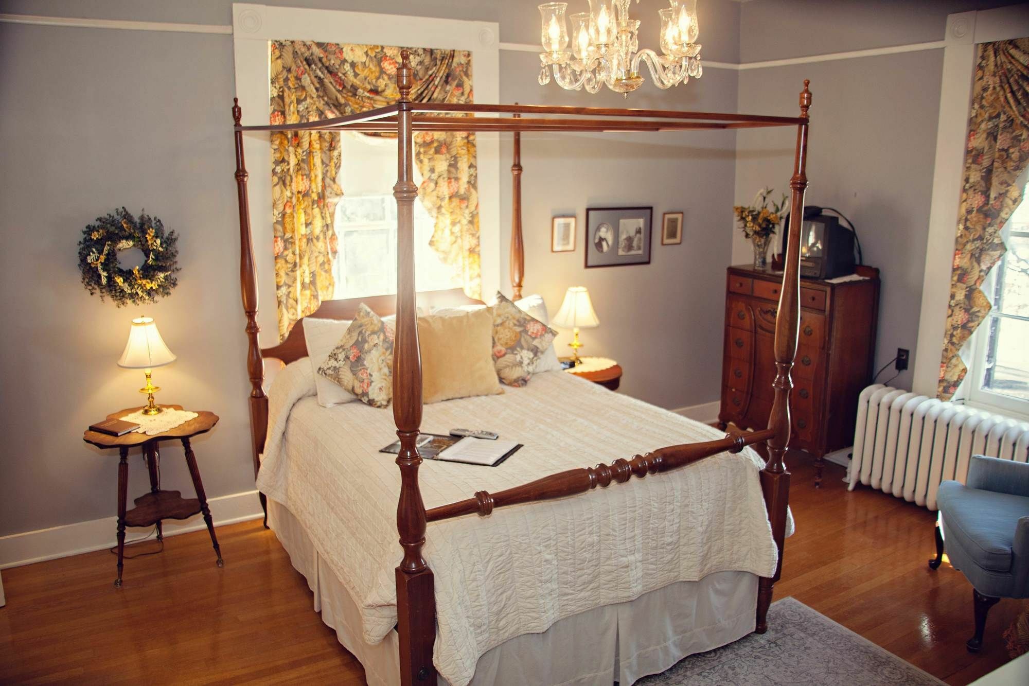 The Carriage Inn Bed And Breakfast Charles Town Bagian luar foto